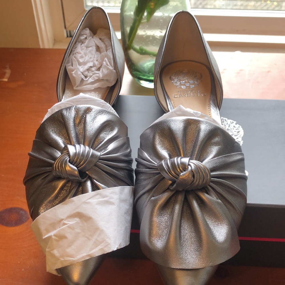Vince Camuto flats. NWT. 8 1/2. Silver. - Picture 3 of 8